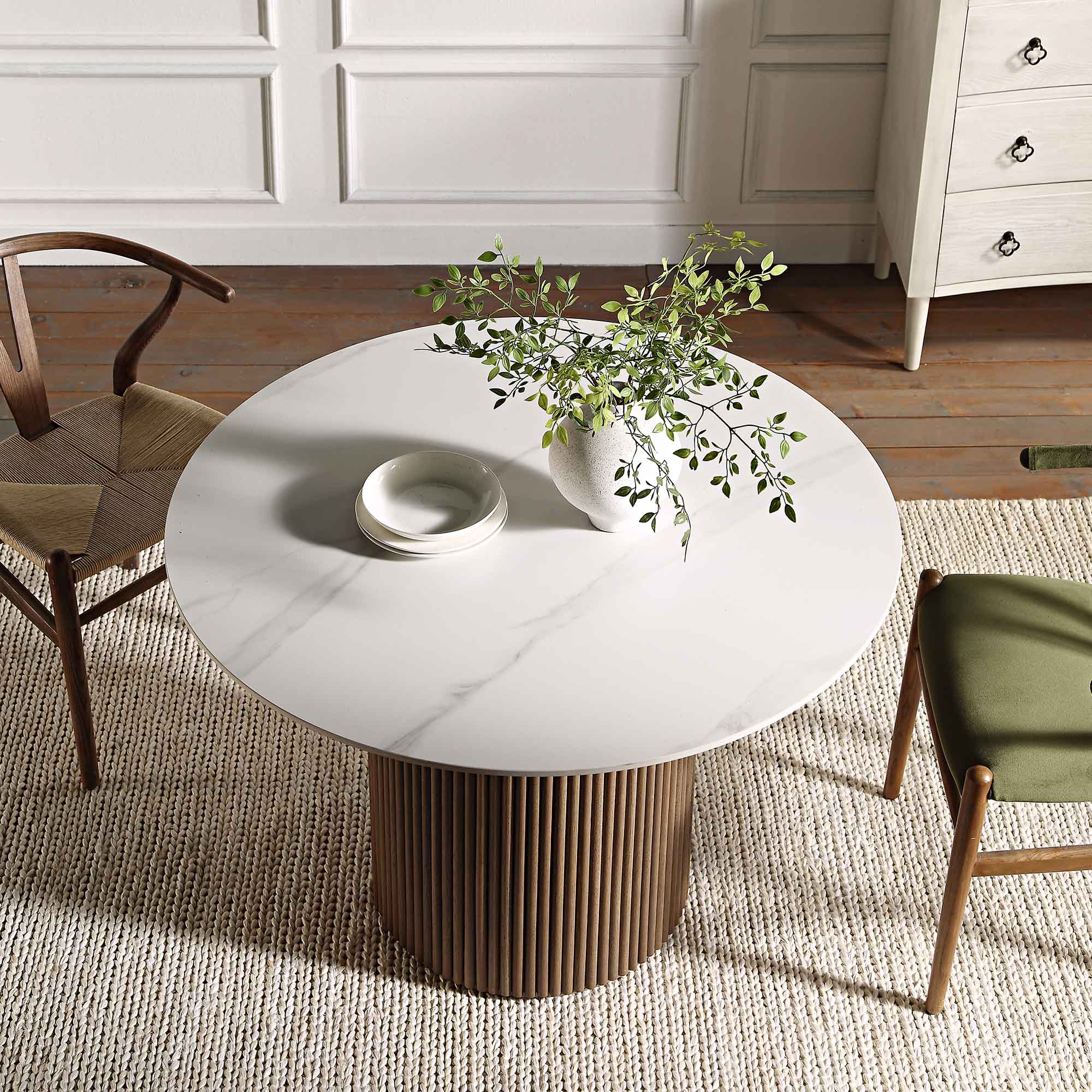 Velin Round Solidwood Pedestal Dining Table